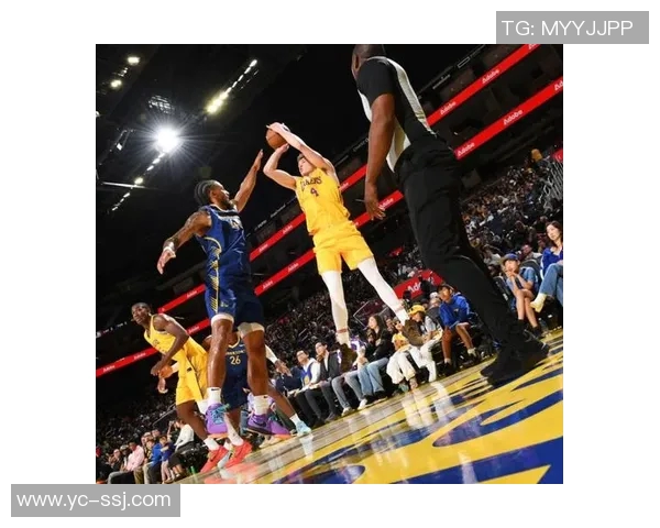 夏季联赛精彩对决骑士与湖人争锋相对展现年轻球员风采 夏季联赛精彩对决骑士与湖人争锋相对展现年轻球员风采